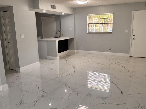 9150 NW 38th Drive, Unit 106, Coral Springs, FL 33065