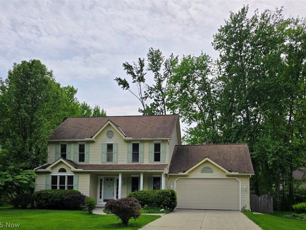 8460 Old Post Road, Olmsted Falls, OH 44138