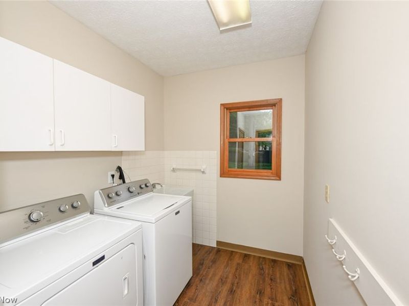 8460 Old Post Road, Olmsted Falls, OH 44138 Photo 21
