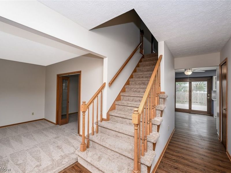 8460 Old Post Road, Olmsted Falls, OH 44138 Photo 23