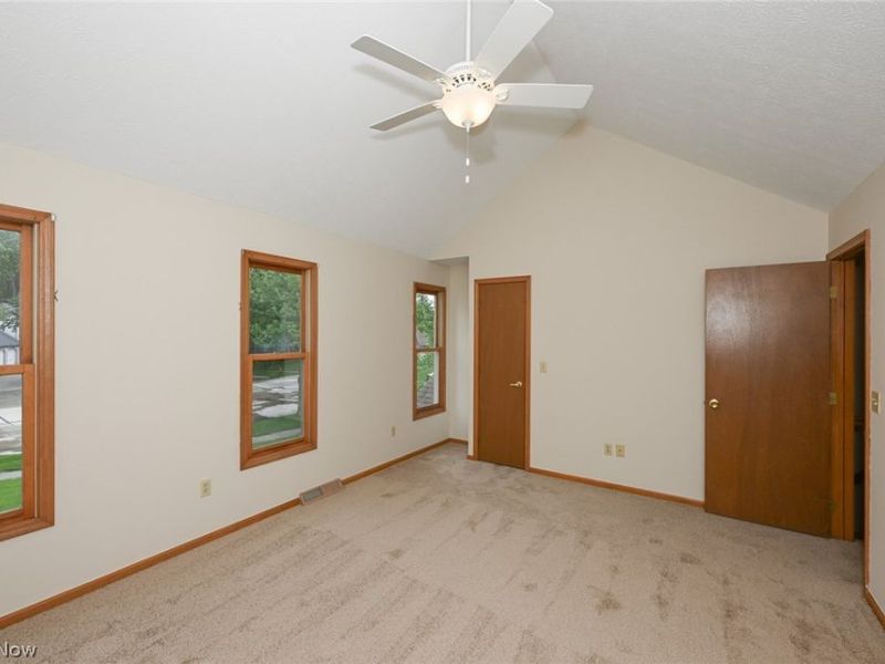 8460 Old Post Road, Olmsted Falls, OH 44138 Photo 27