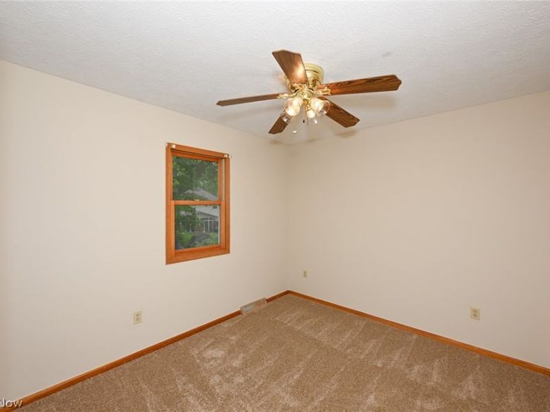 8460 Old Post Road, Olmsted Falls, OH 44138 Photo 30