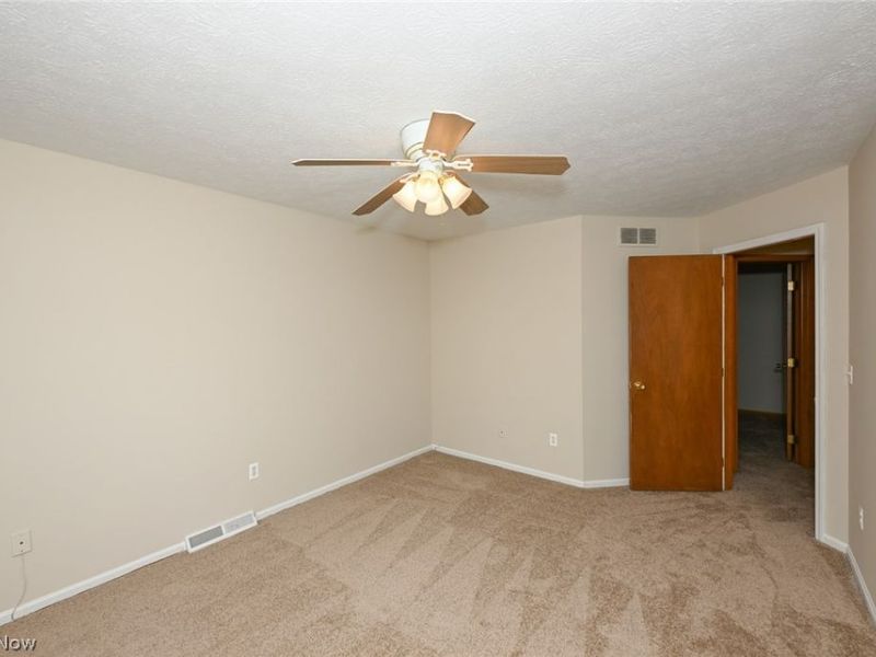 8460 Old Post Road, Olmsted Falls, OH 44138 Photo 39
