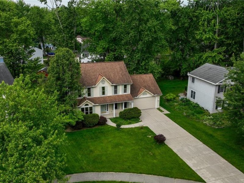 8460 Old Post Road, Olmsted Falls, OH 44138 Photo 4