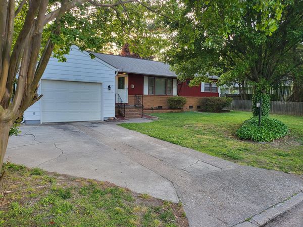 17 Gay Drive , Newport News, VA 23606