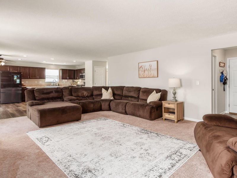 198 Rosewood Loop SW, Commercial Point, OH 43116 Photo 14