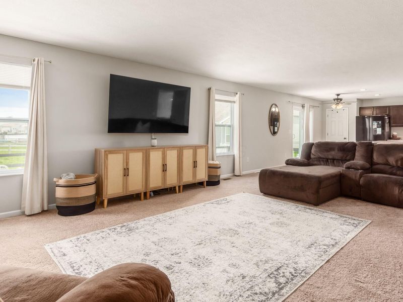 198 Rosewood Loop SW, Commercial Point, OH 43116 Photo 15