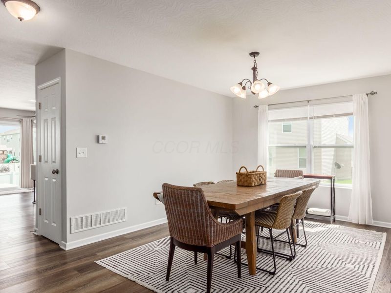 198 Rosewood Loop SW, Commercial Point, OH 43116 Photo 7