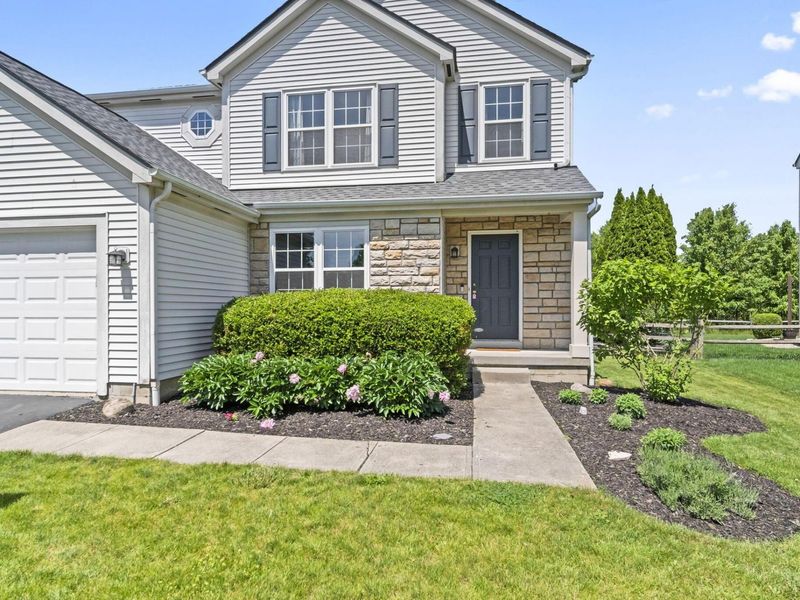 7541 Totten Springs Drive, Westerville, OH 43082 Photo 4