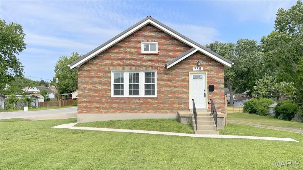 755 Pardella Avenue , Saint Louis, MO 63125 Main Photo