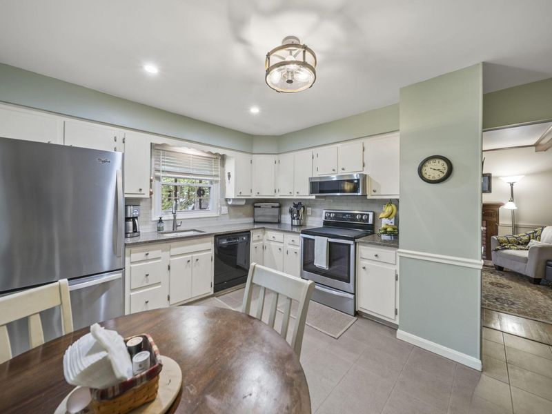 6951 Ardelle Drive, Reynoldsburg, OH 43068 Photo 11