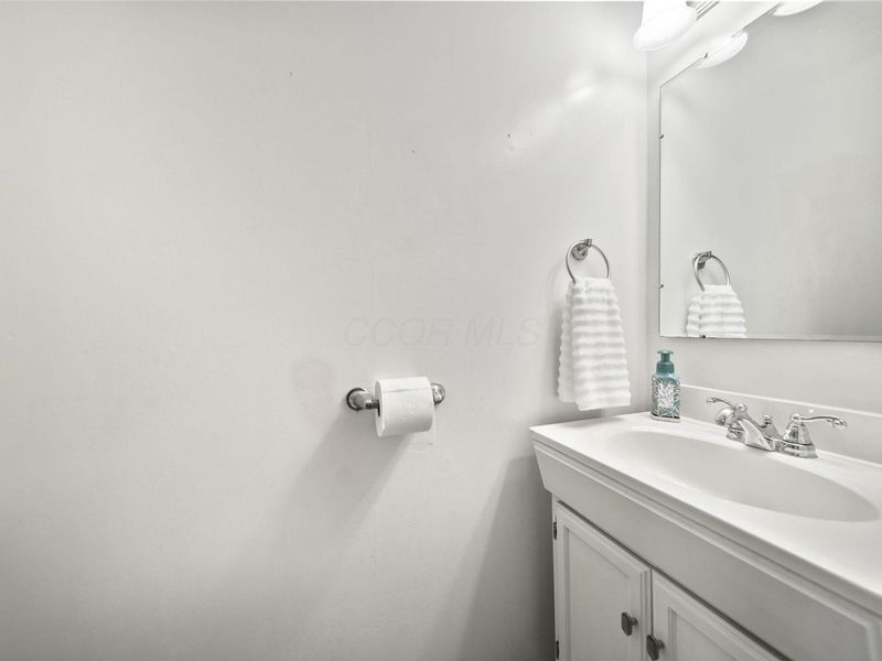 6951 Ardelle Drive, Reynoldsburg, OH 43068 Photo 6