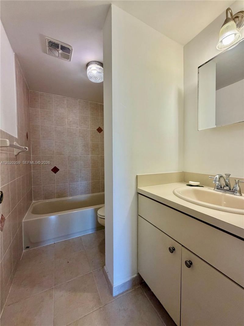 9429 SW 76th St , Unit W38, Miami, FL 33173 Photo