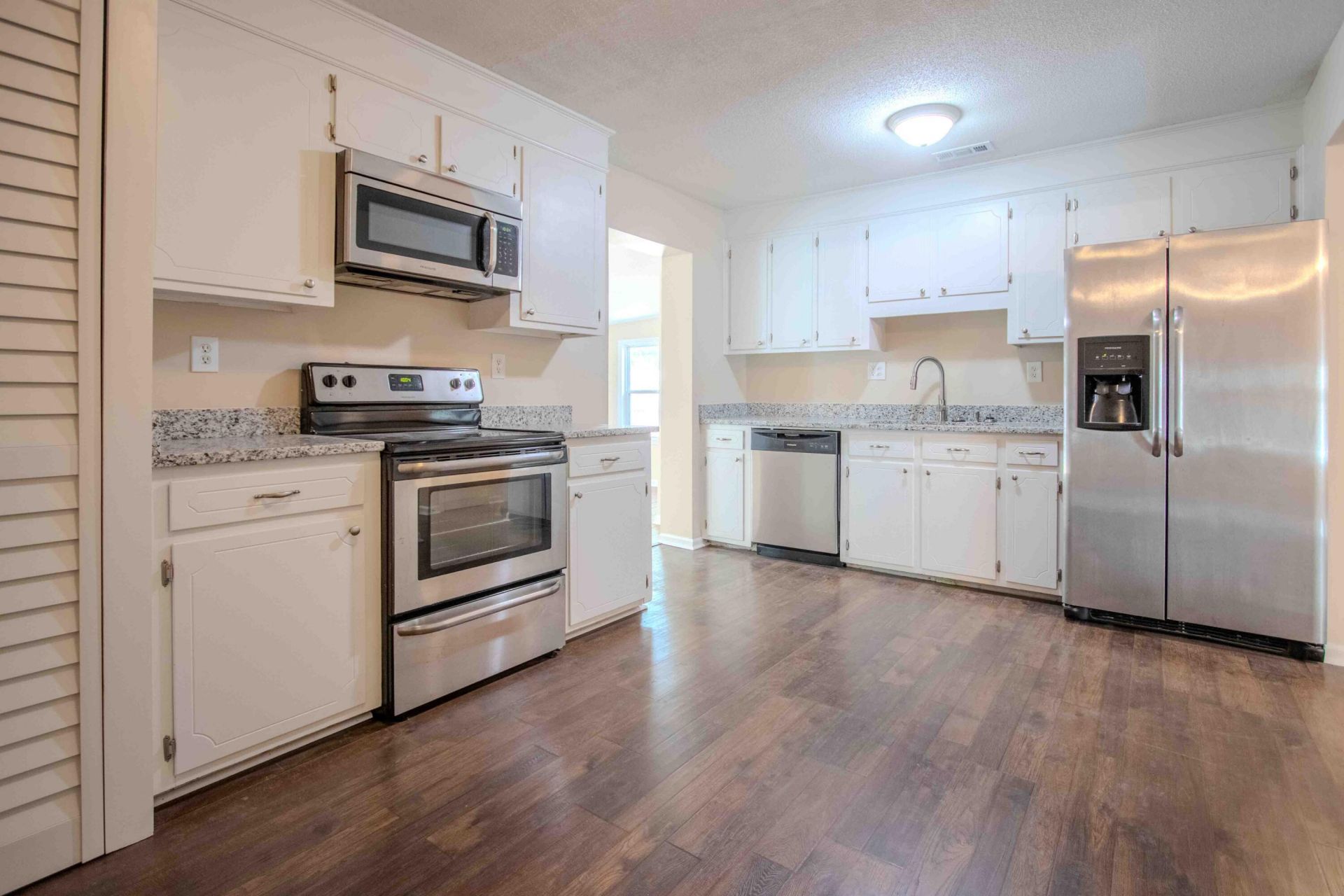 122 Hope Drive Photo 4
