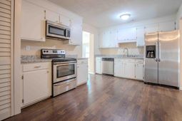 122 Hope Drive photo 4