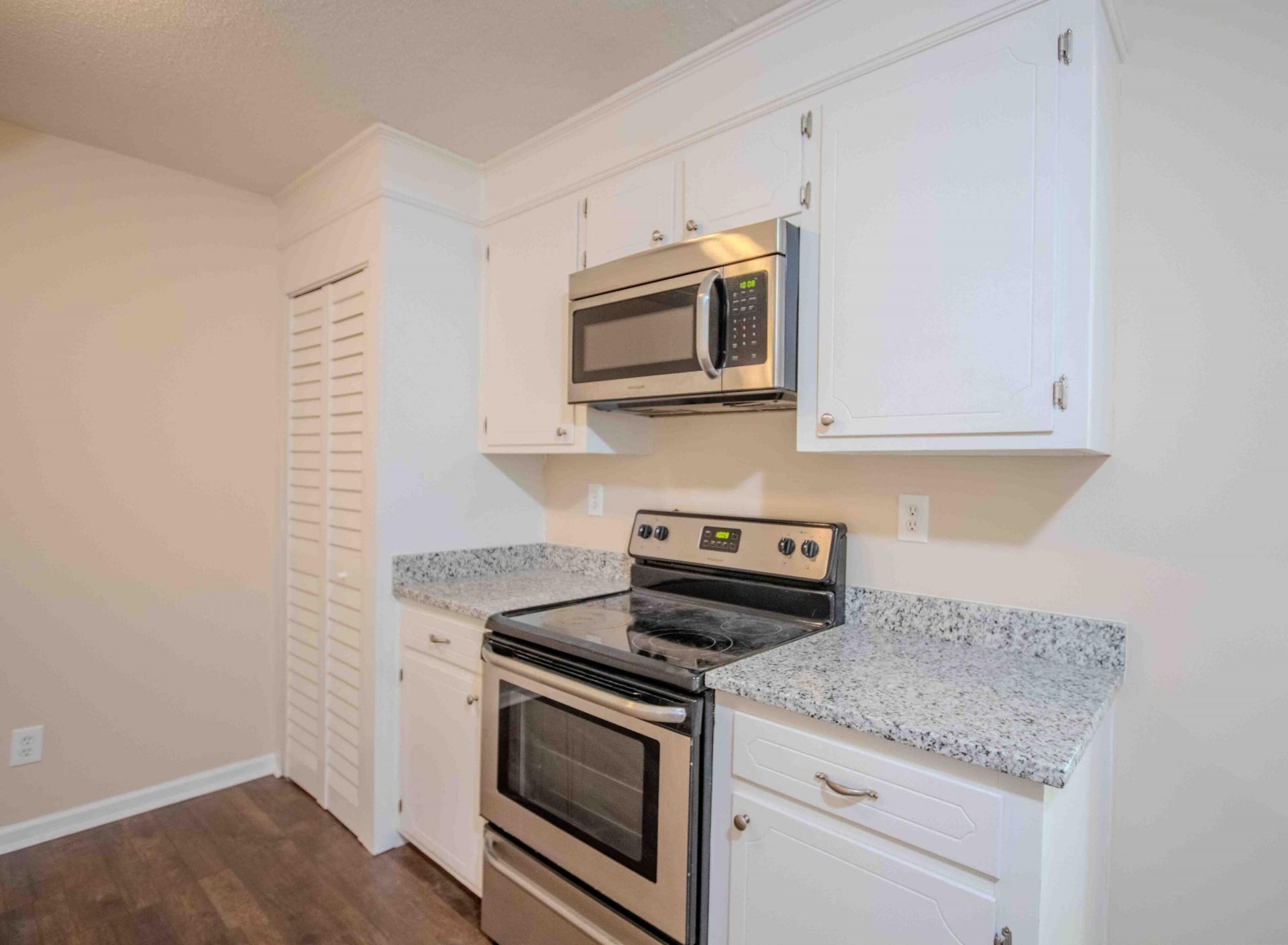 122 Hope Drive Photo 5