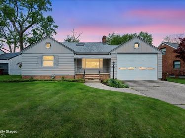 5906 Twin Lakes Drive, Parma, OH 44129