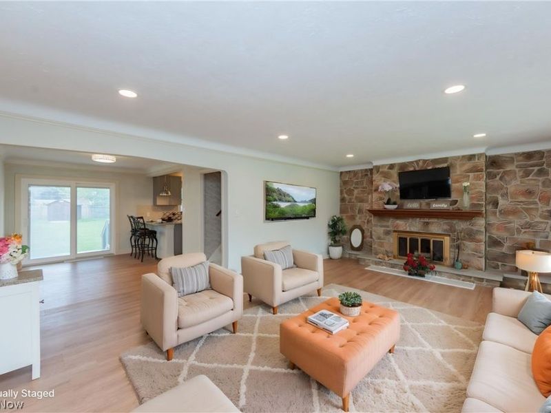5906 Twin Lakes Drive, Parma, OH 44129 Photo 2