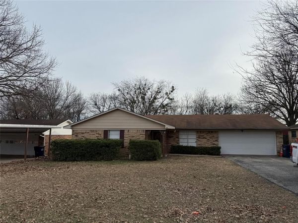 415 W Highland Drive, Whitewright, TX 75491