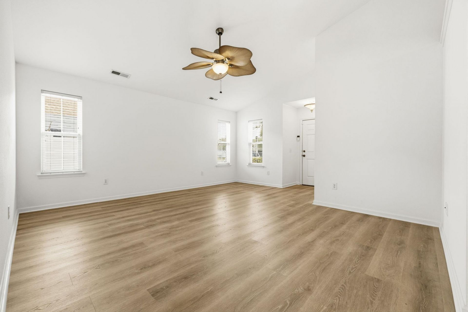 3046 Hollybrooke Dr. Photo 11