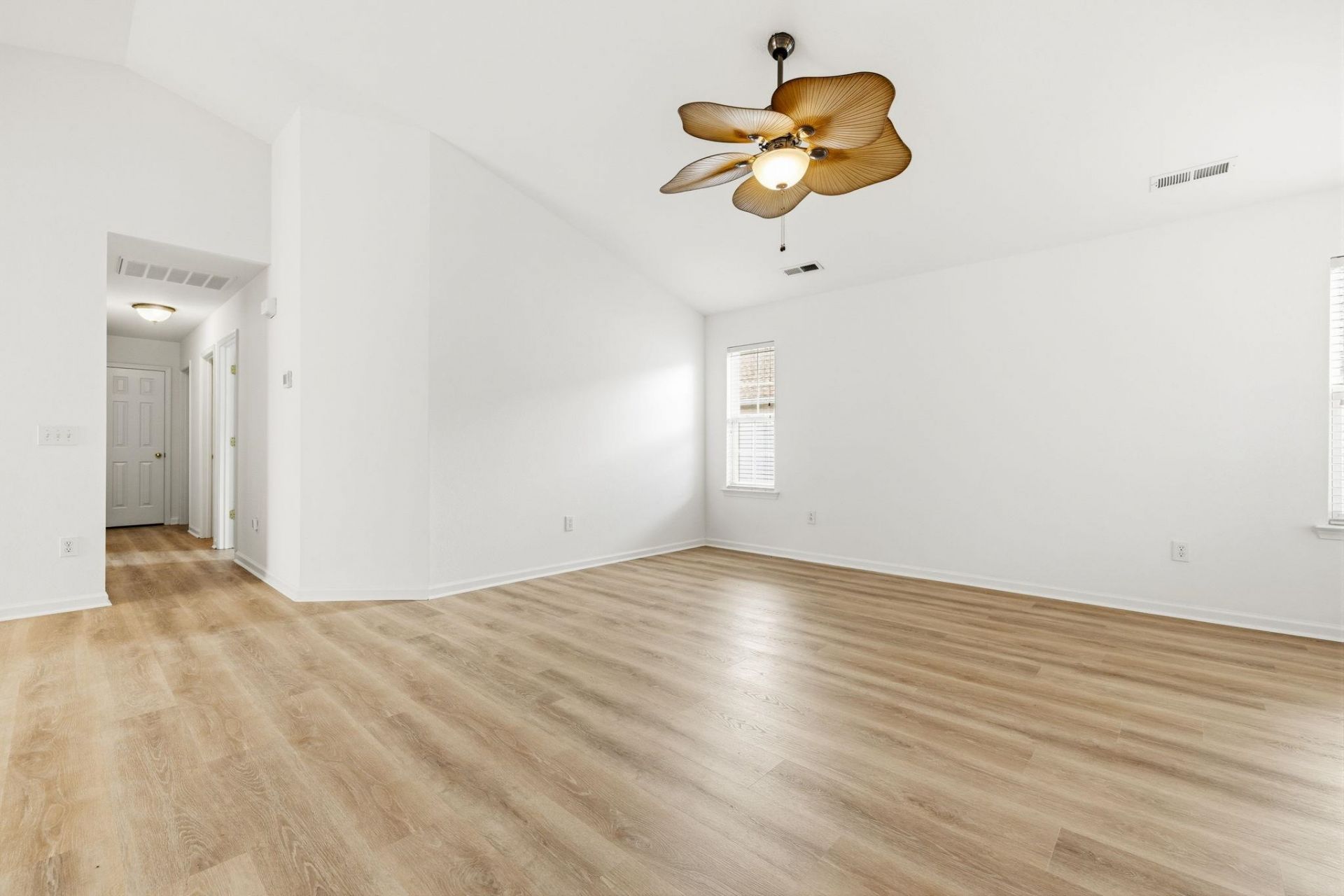 3046 Hollybrooke Dr. Photo 12