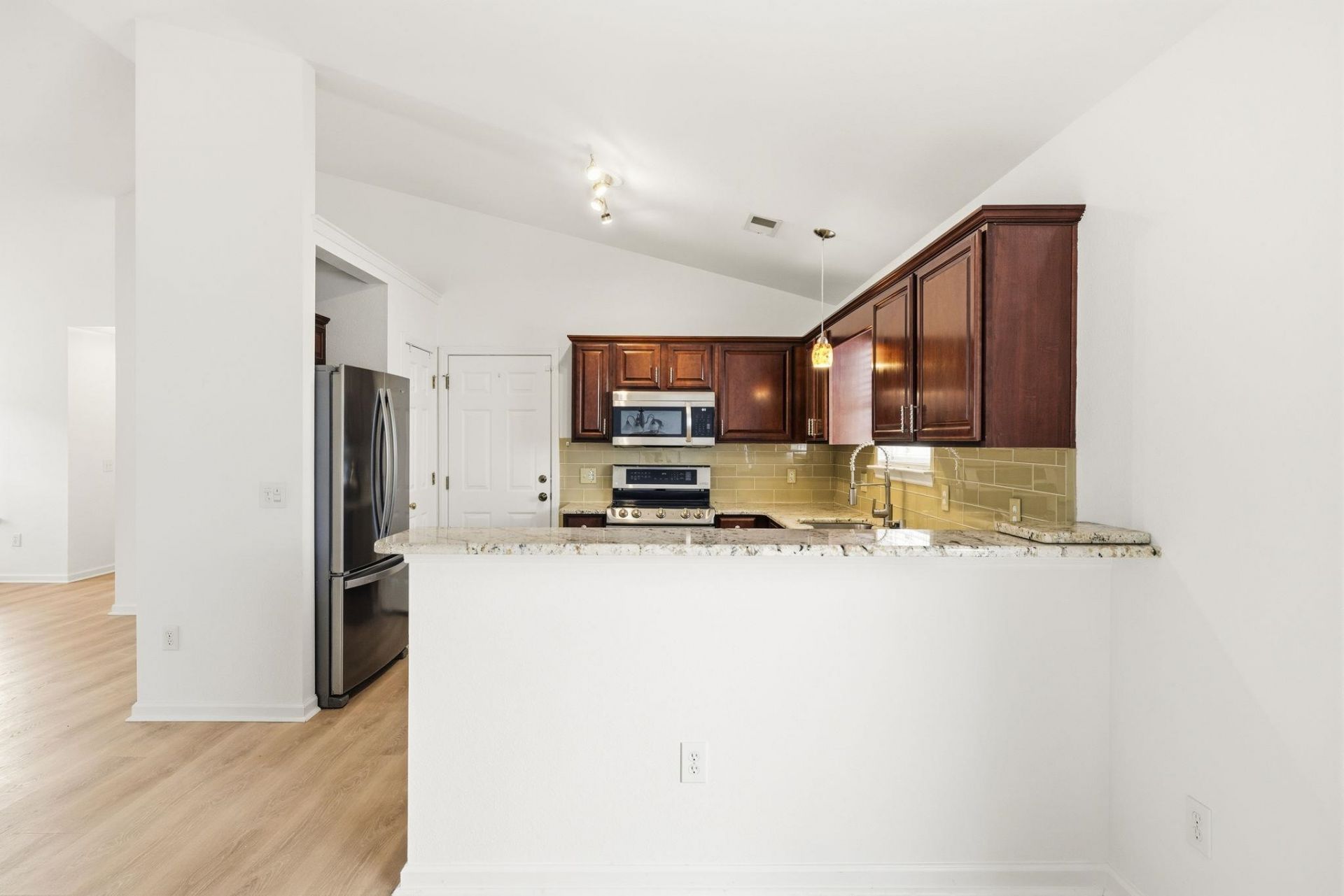 3046 Hollybrooke Dr. Photo 7