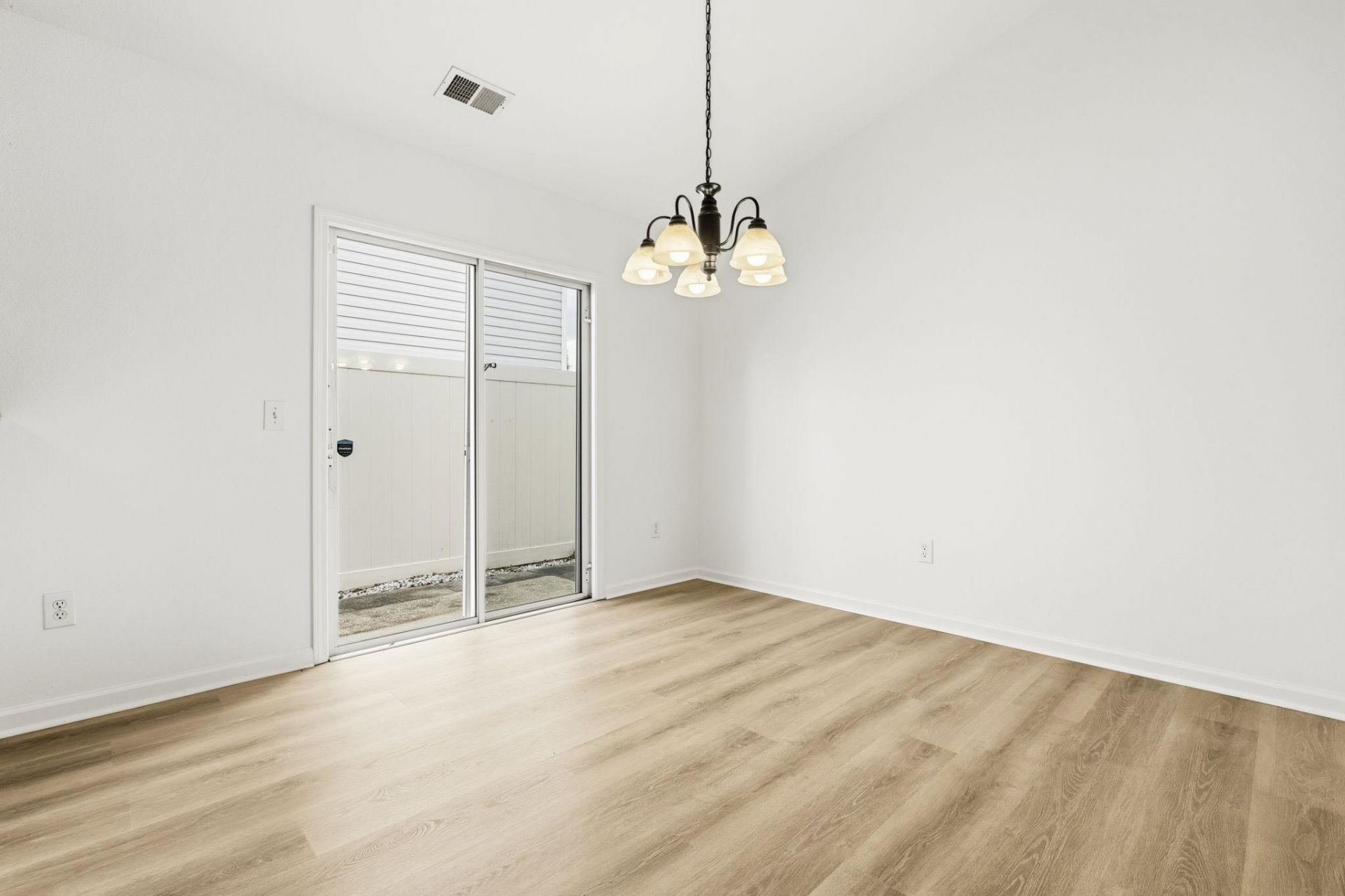3046 Hollybrooke Dr. Photo 9
