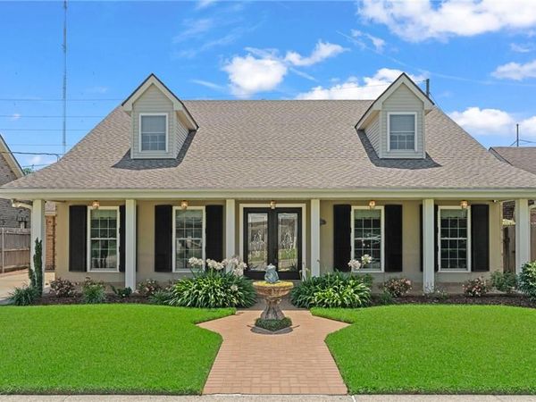 3209 DELILLE Street , Chalmette, LA 70043