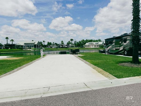 11868 Gateway Drive, Elberta, AL 36530