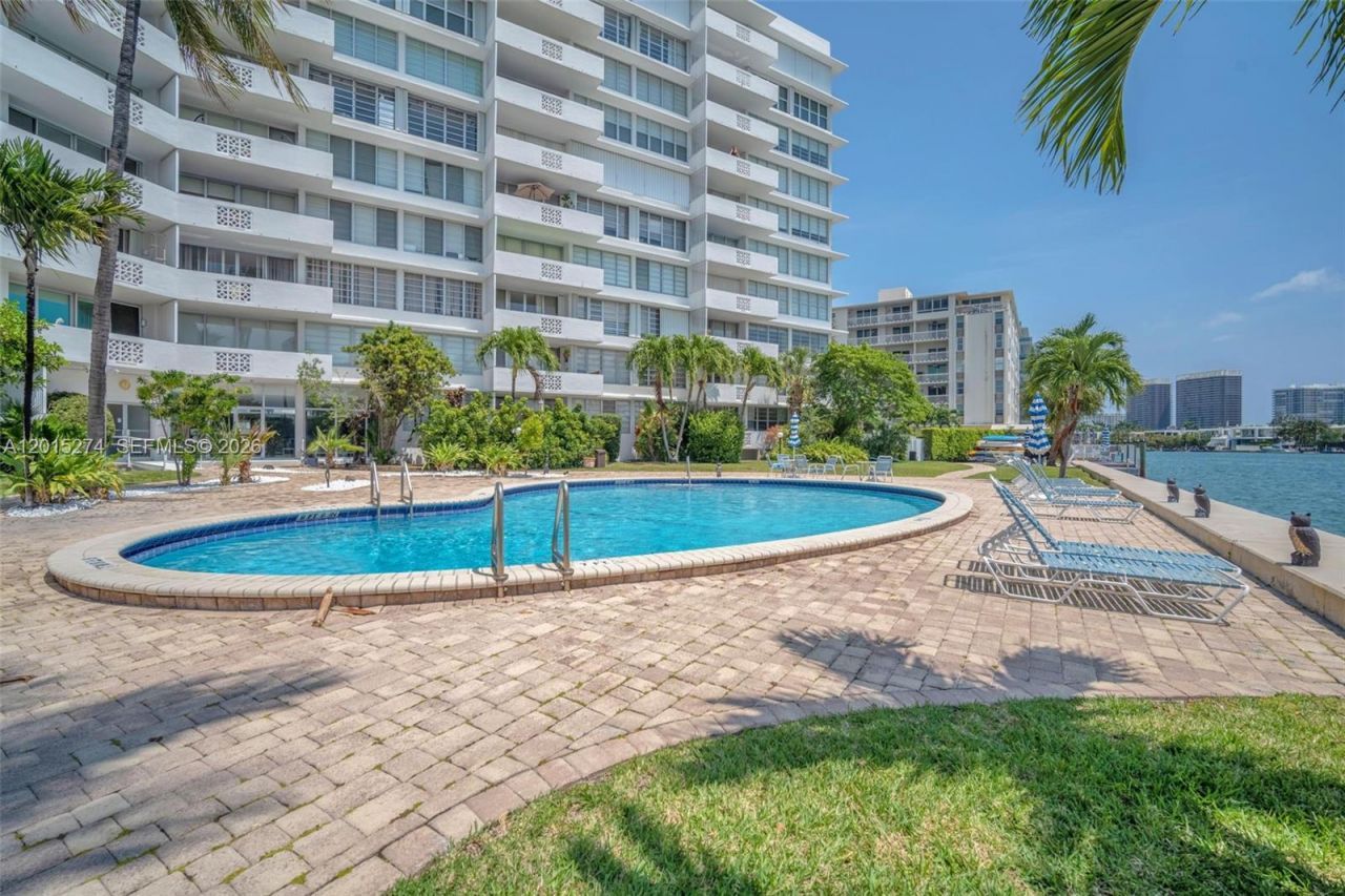 9101 E Bay Harbor Dr , Unit 101, Bay Harbor Islands, FL 33154 Photo