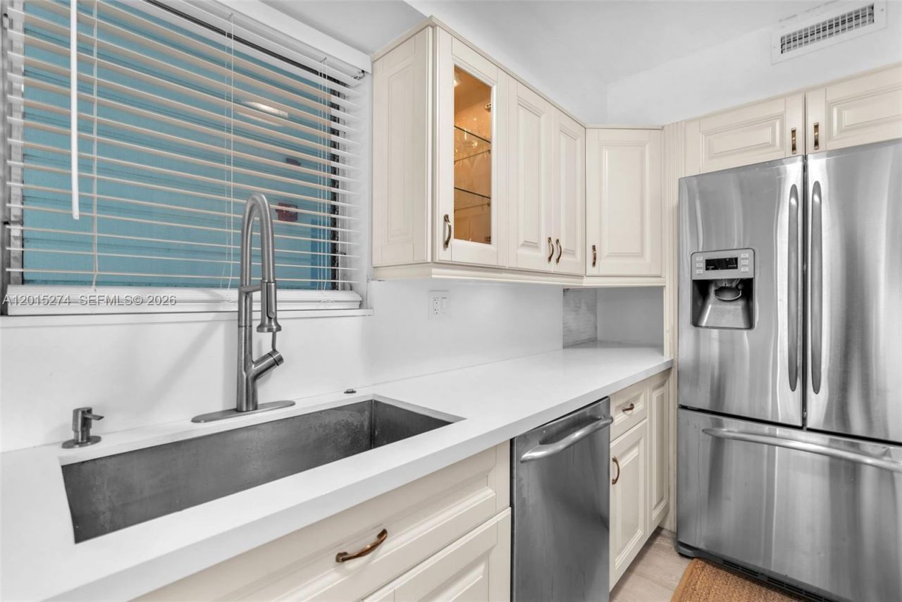 9101 E Bay Harbor Dr , Unit 101, Bay Harbor Islands, FL 33154 Photo