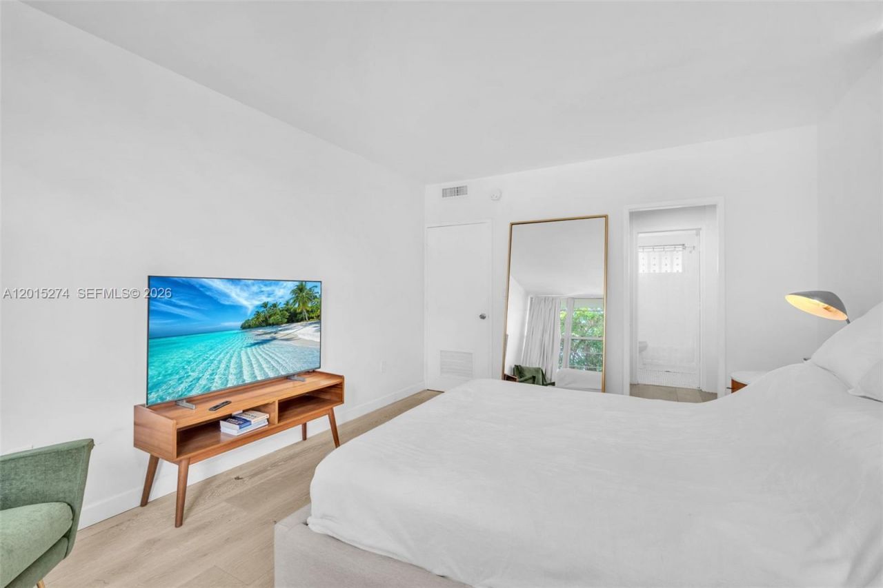 9101 E Bay Harbor Dr , Unit 101, Bay Harbor Islands, FL 33154 Photo