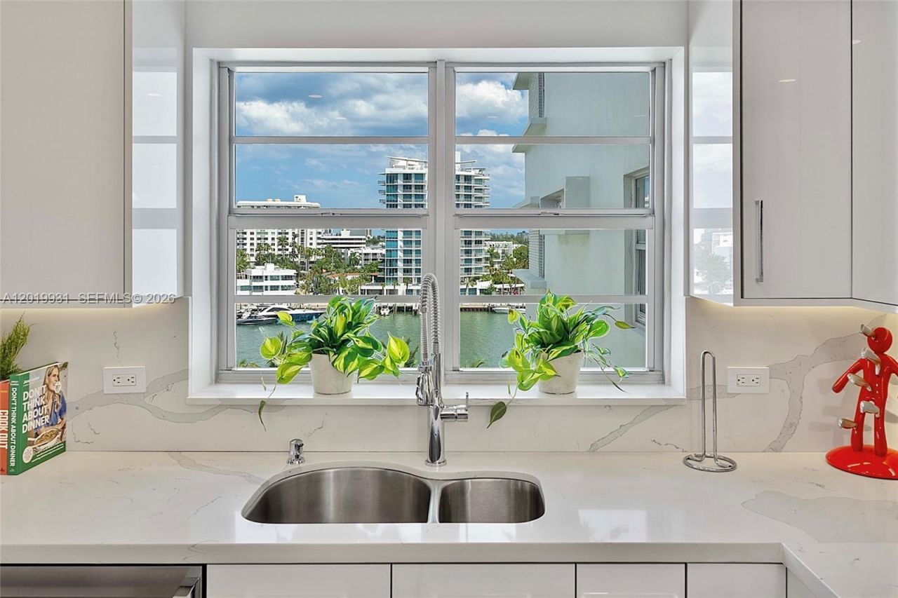 16 Island Ave , Unit 7C, Miami Beach, FL 33139 Photo