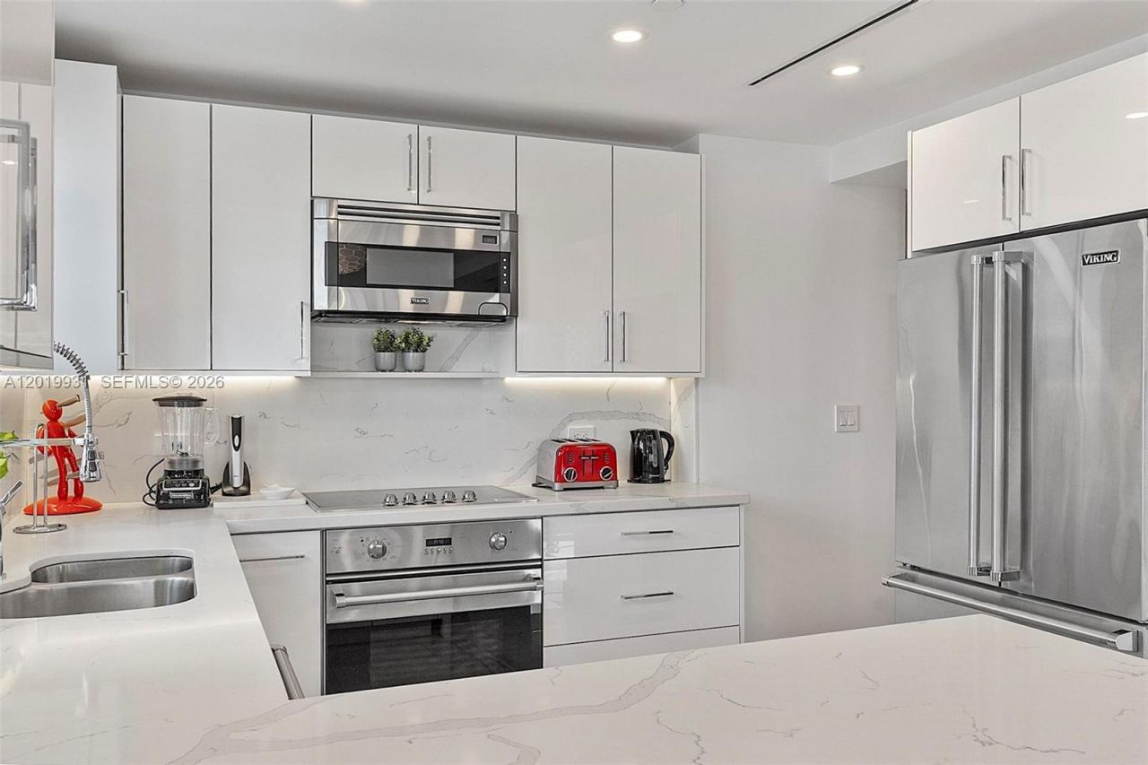 16 Island Ave , Unit 7C, Miami Beach, FL 33139 Photo