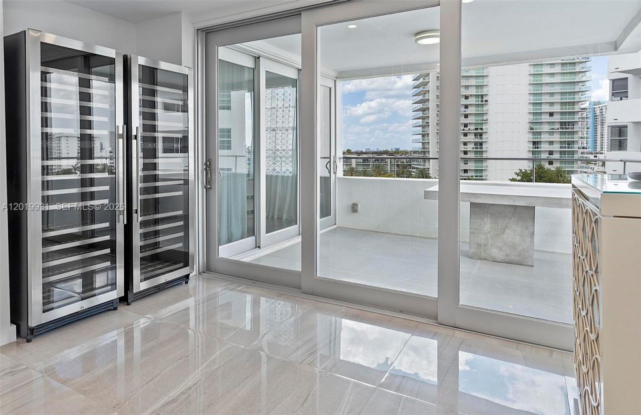 16 Island Ave , Unit 7C, Miami Beach, FL 33139 Photo