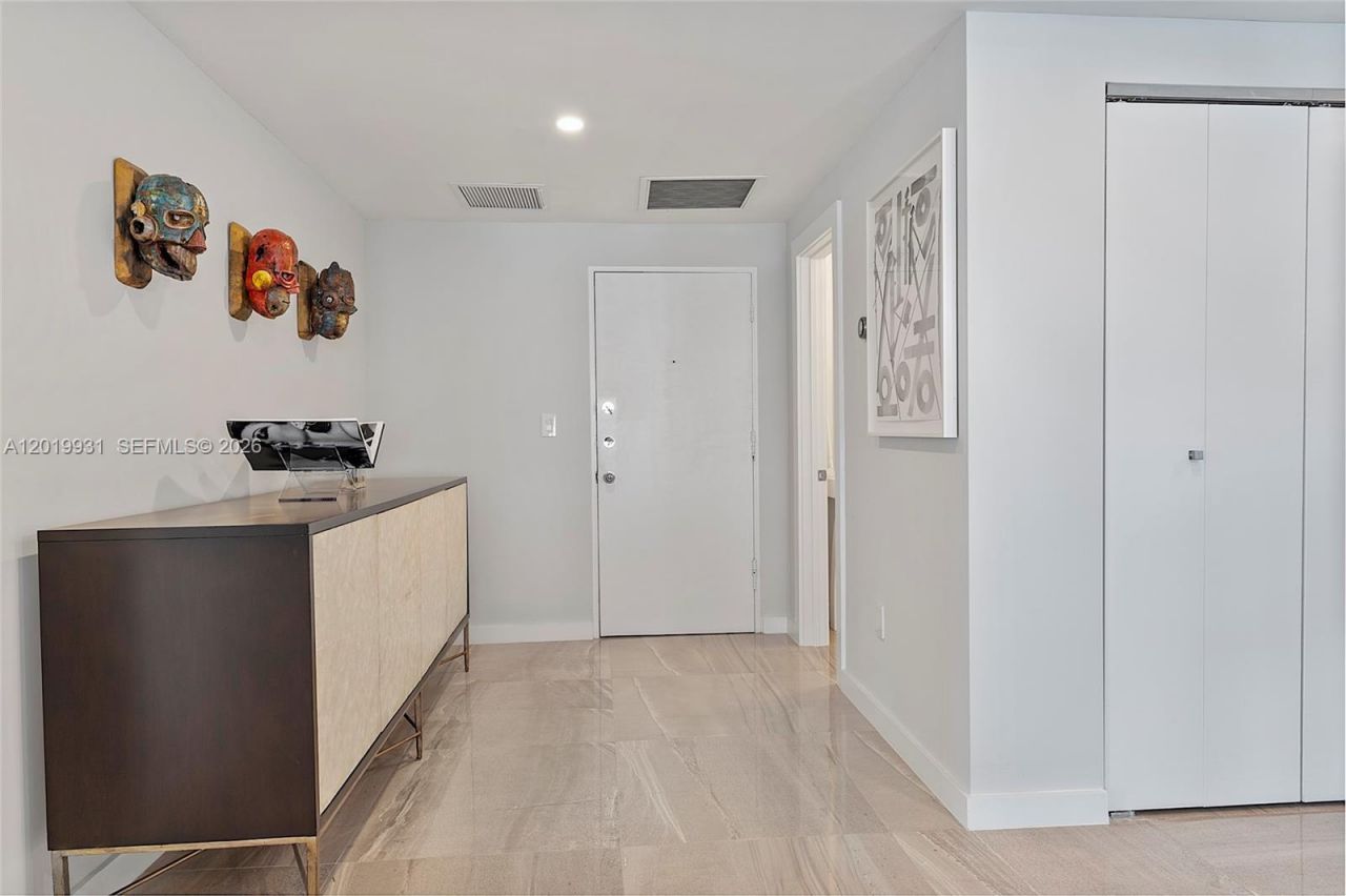 16 Island Ave , Unit 7C, Miami Beach, FL 33139 Photo