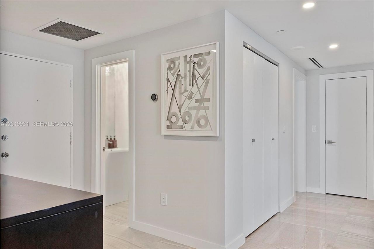 16 Island Ave , Unit 7C, Miami Beach, FL 33139 Photo