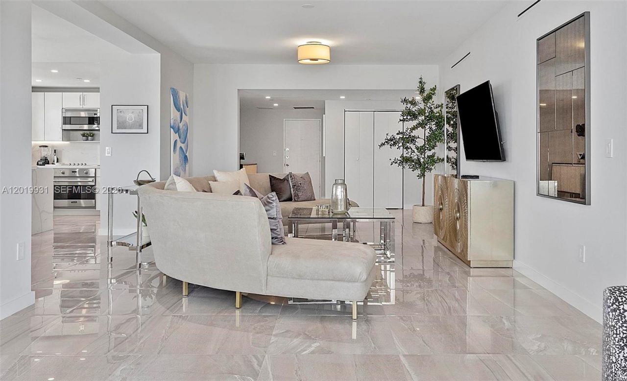 16 Island Ave , Unit 7C, Miami Beach, FL 33139 Photo