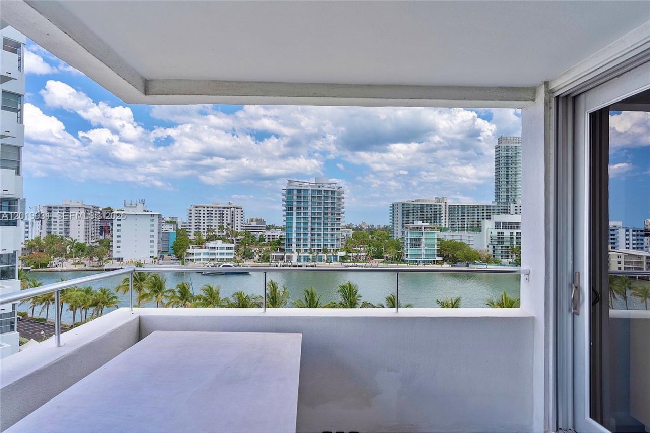 16 Island Ave , Unit 7C, Miami Beach, FL 33139 Photo