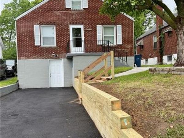 7047 Florence Place , Jennings, MO 63136