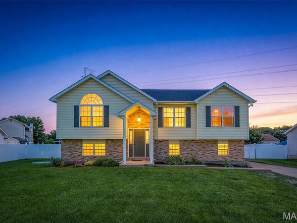 4204 W Rock Creek Road, High Ridge, MO 63049