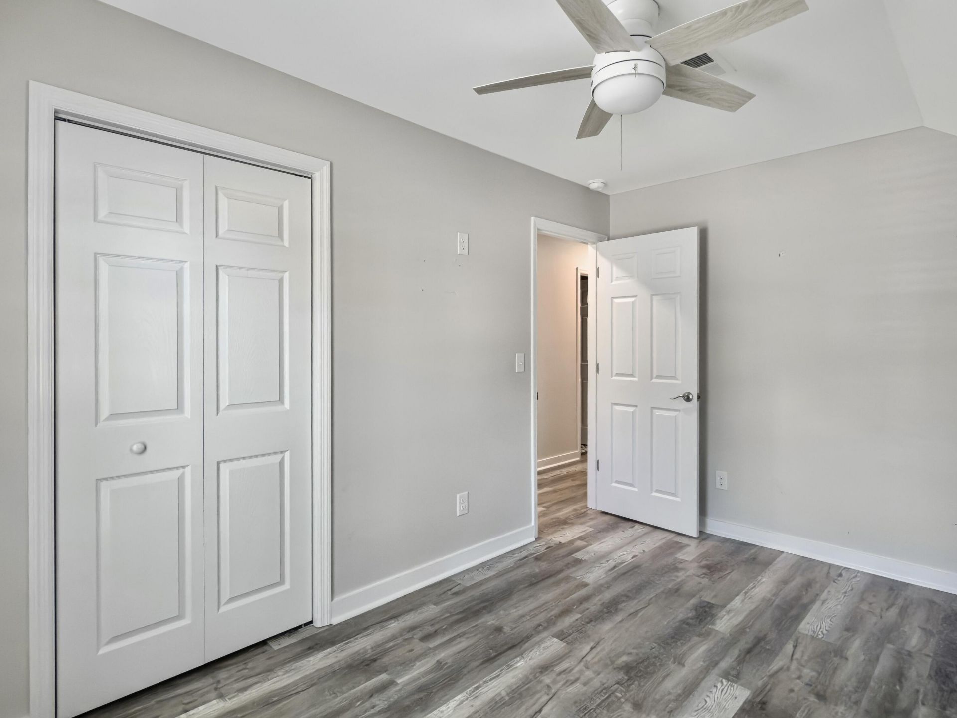 1247 Center Lake Drive Photo 28