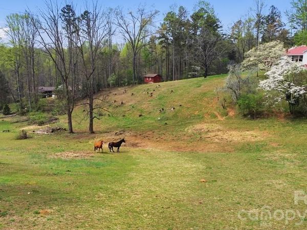 337 Town Mountain Road, Hayesville, NC 28904