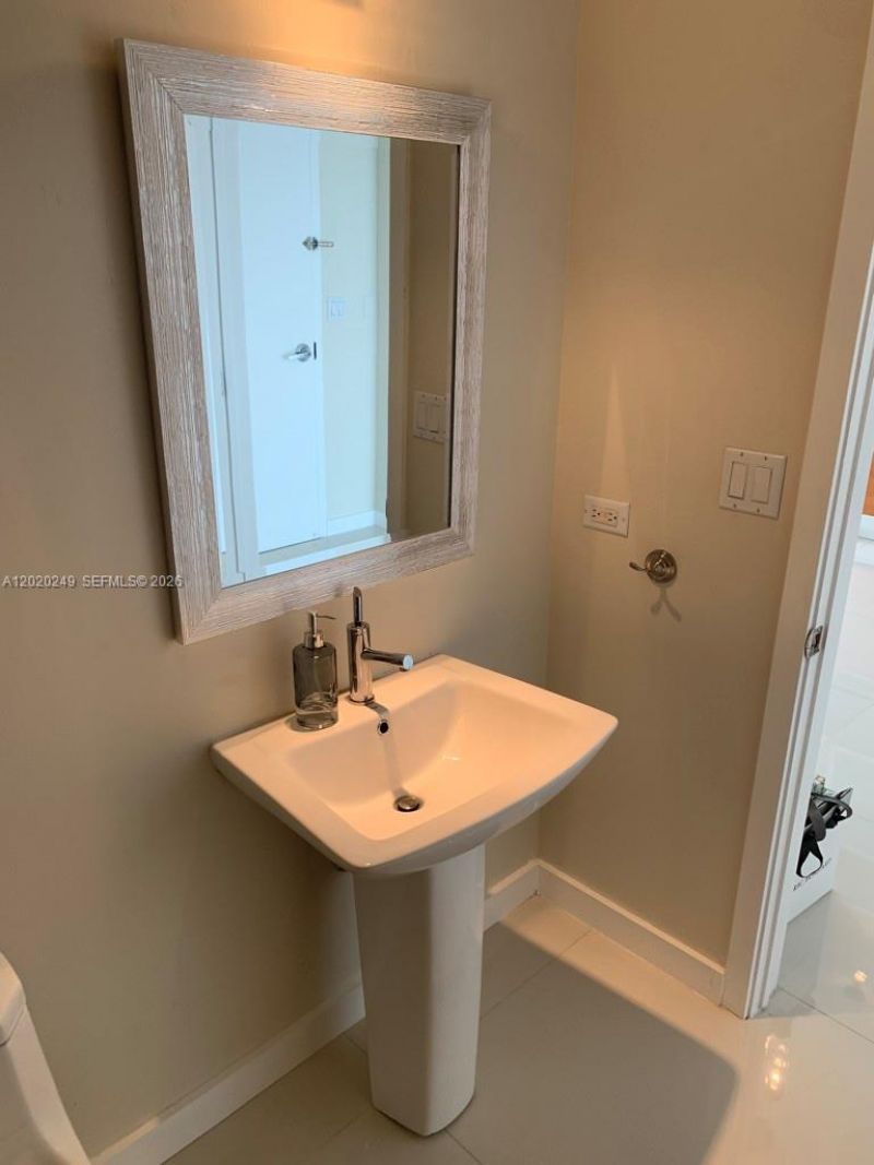 3470 E Coast Ave , Unit H1712, Miami, FL 33137 Photo