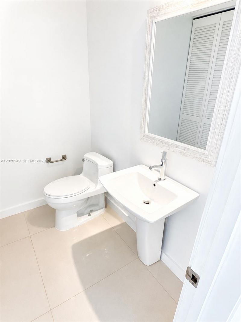 3470 E Coast Ave, Unit H1712, Miami, FL 33137 Photo