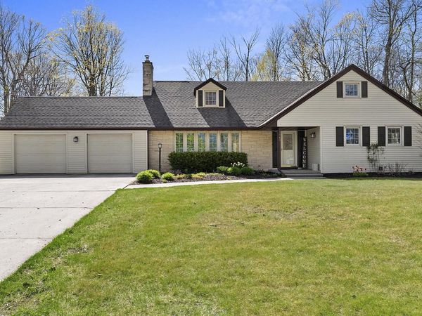 1140 Tanglewood ROAD, Manitowoc, WI 54220
