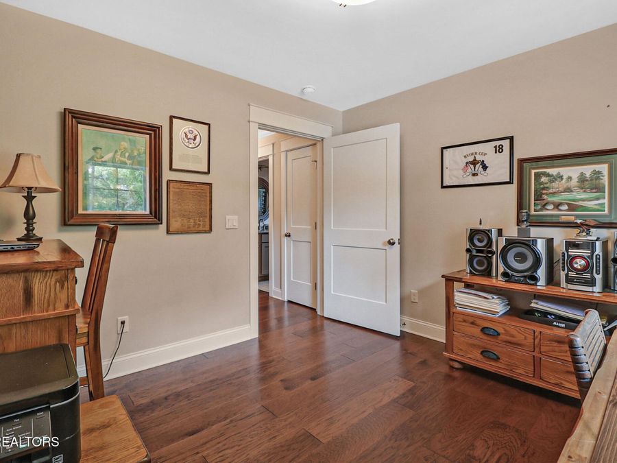 Property Image 28