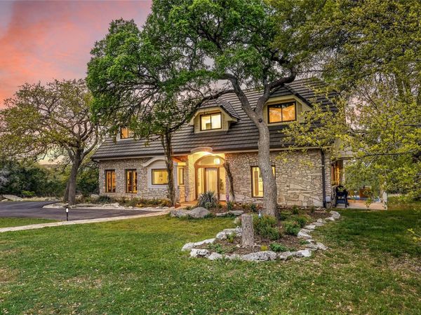 8004 Golden Oaks LN, Austin, TX 78737