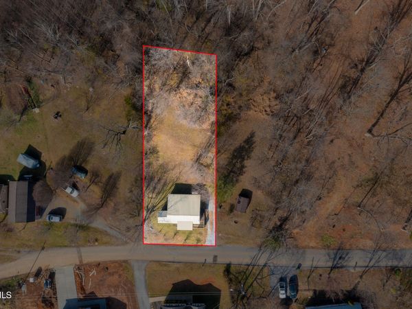 219 Old Siam Road, Elizabethton, TN 37643