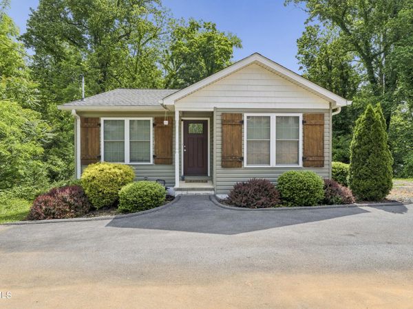 120 Park Hill Road, Johnson City, TN 37601